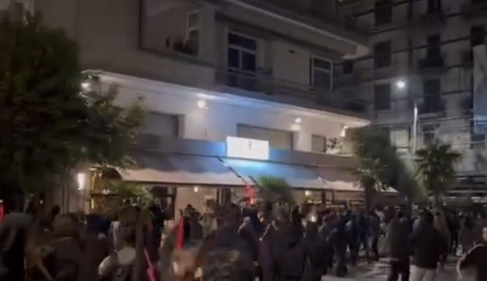 A generic square placeholder image with rounded corners in a figure.