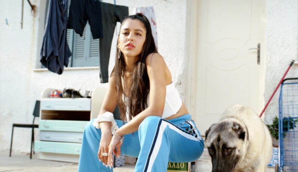 A generic square placeholder image with rounded corners in a figure.