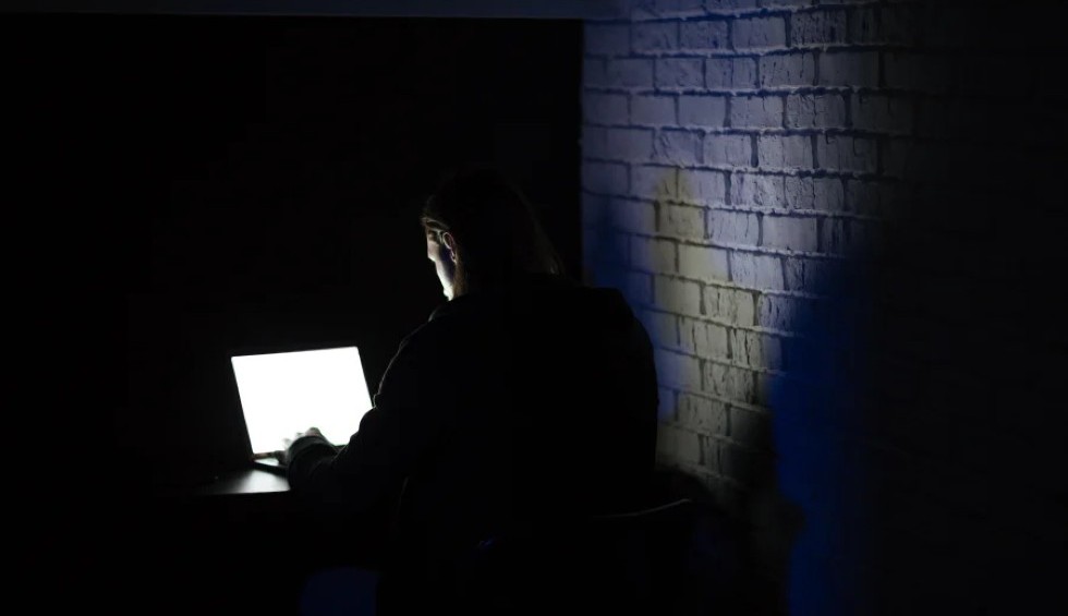 A generic square placeholder image with rounded corners in a figure.