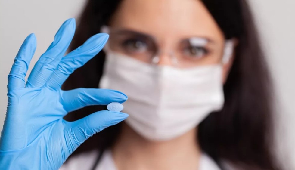 A generic square placeholder image with rounded corners in a figure.