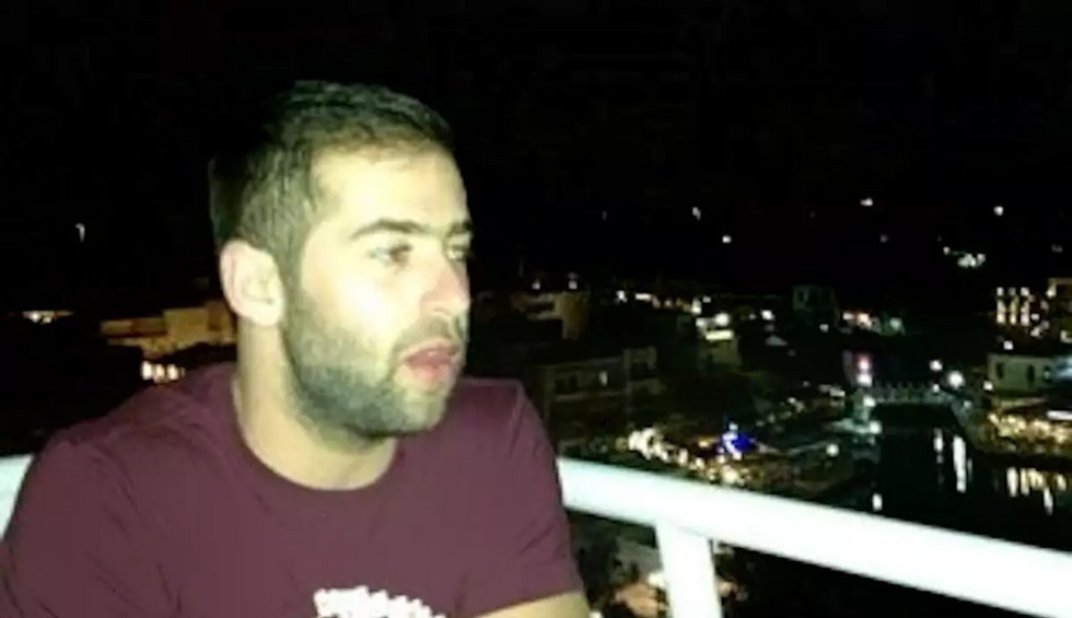 A generic square placeholder image with rounded corners in a figure.