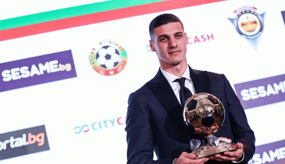 A generic square placeholder image with rounded corners in a figure.