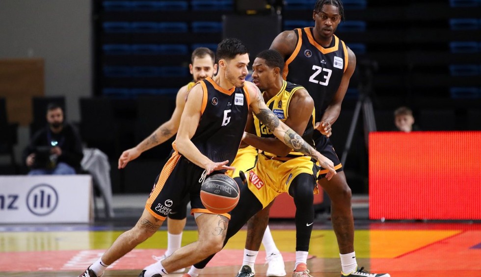 A generic square placeholder image with rounded corners in a figure.