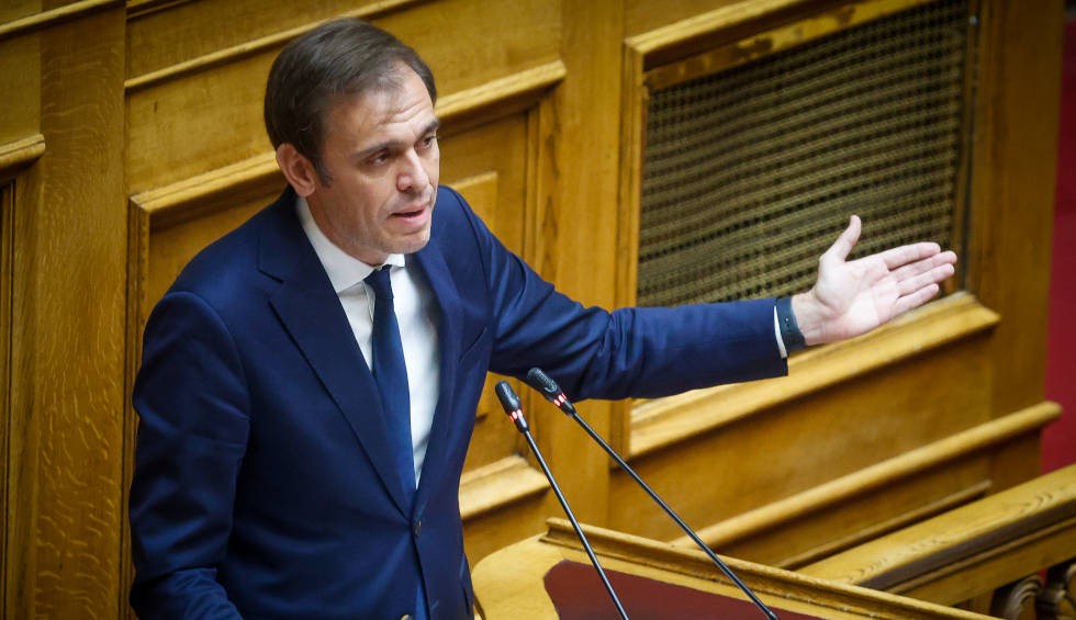 A generic square placeholder image with rounded corners in a figure.