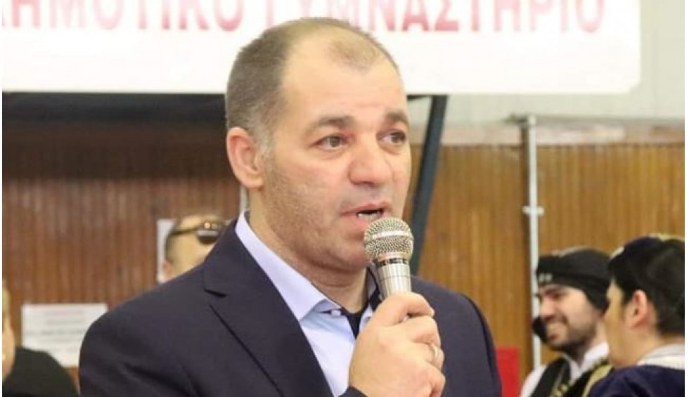 A generic square placeholder image with rounded corners in a figure.