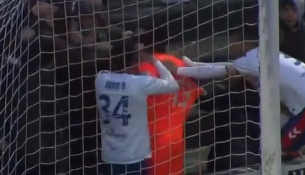 A generic square placeholder image with rounded corners in a figure.