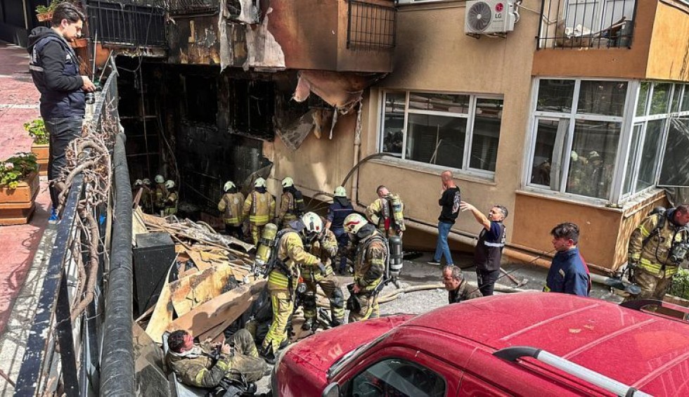 A generic square placeholder image with rounded corners in a figure.