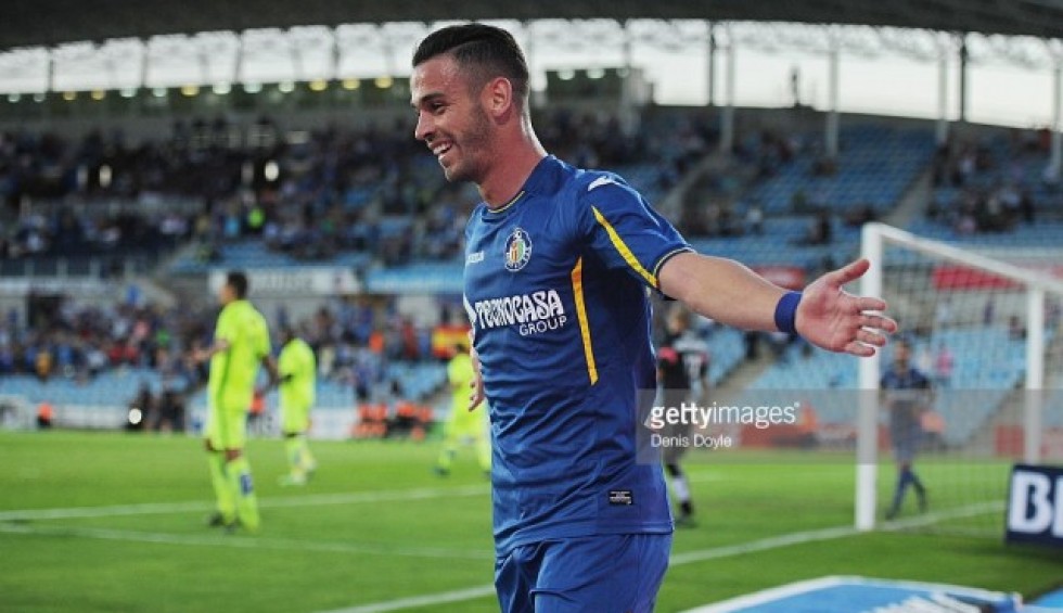 A generic square placeholder image with rounded corners in a figure.