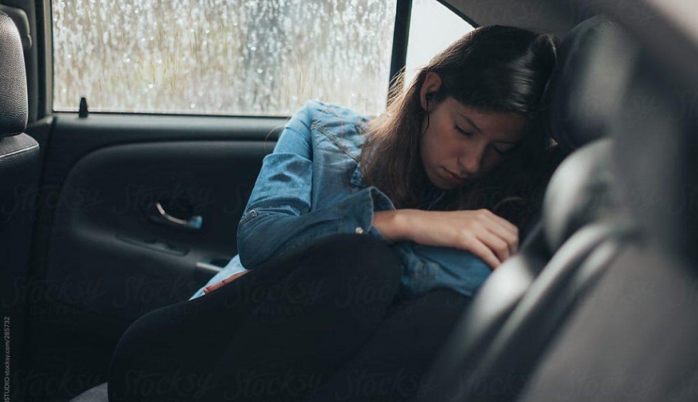 A generic square placeholder image with rounded corners in a figure.