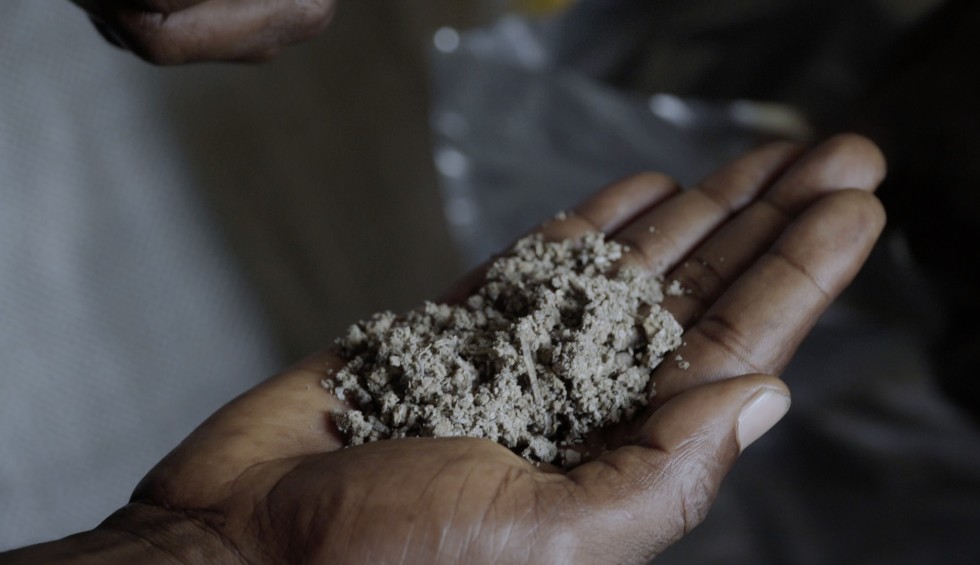 A generic square placeholder image with rounded corners in a figure.