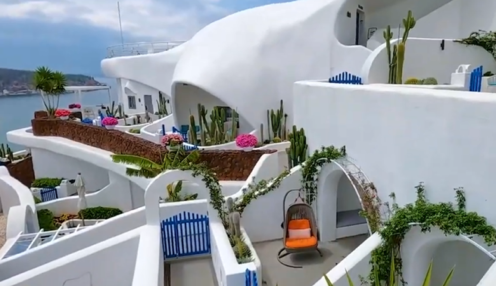 A generic square placeholder image with rounded corners in a figure.