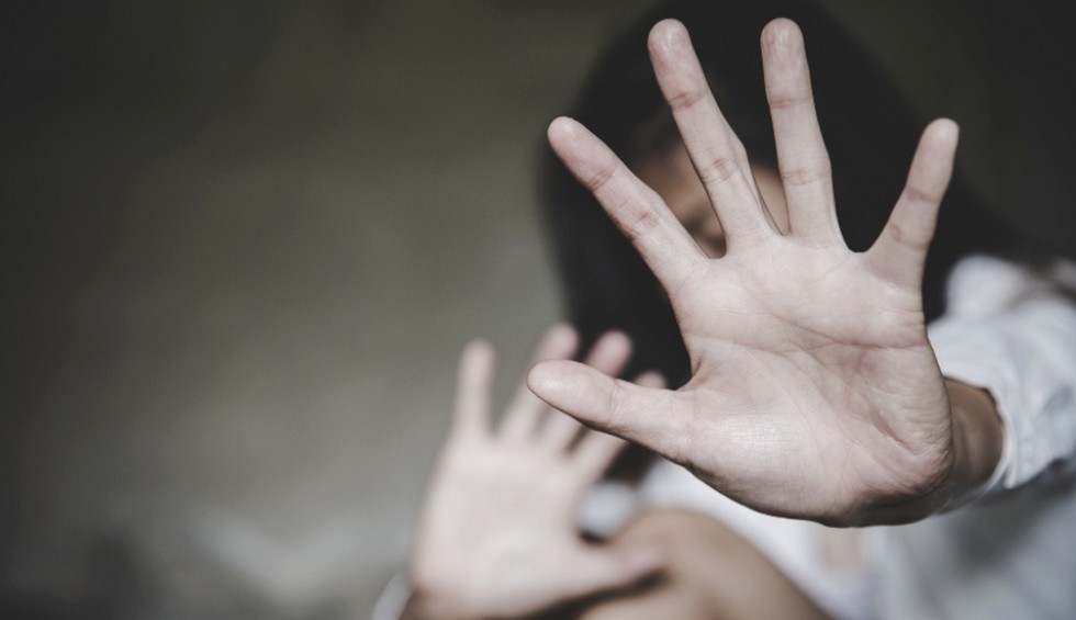 A generic square placeholder image with rounded corners in a figure.