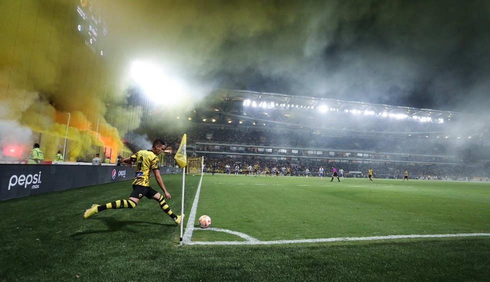 A generic square placeholder image with rounded corners in a figure.