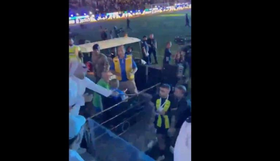 A generic square placeholder image with rounded corners in a figure.