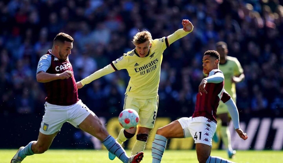 A generic square placeholder image with rounded corners in a figure.