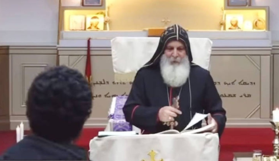 A generic square placeholder image with rounded corners in a figure.