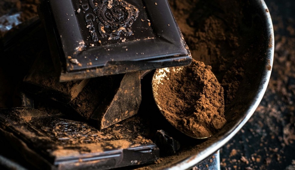 A generic square placeholder image with rounded corners in a figure.