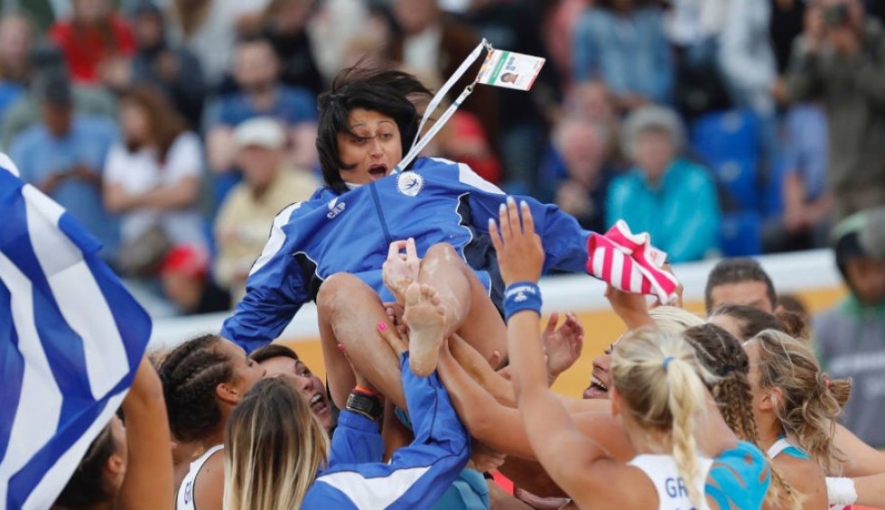 A generic square placeholder image with rounded corners in a figure.