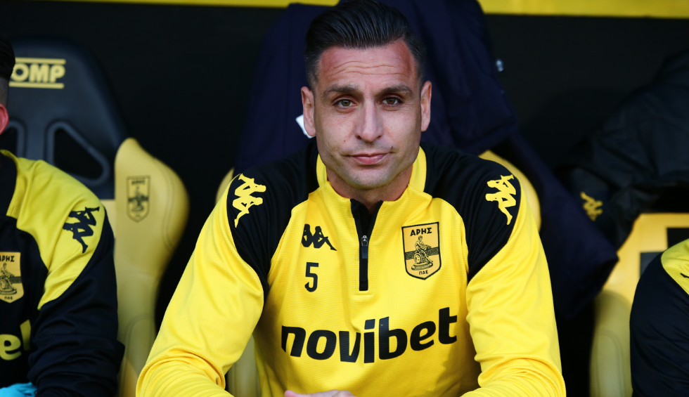 A generic square placeholder image with rounded corners in a figure.