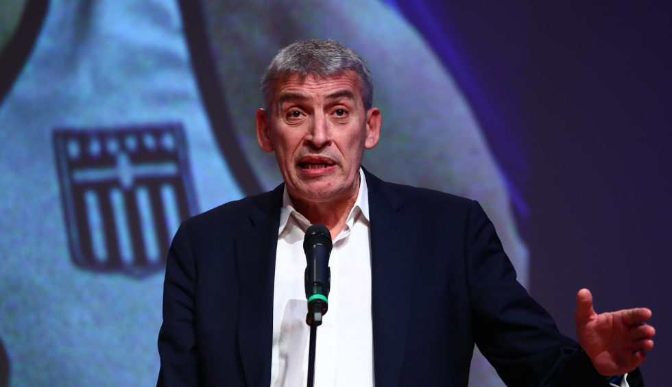 A generic square placeholder image with rounded corners in a figure.