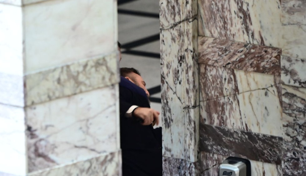 A generic square placeholder image with rounded corners in a figure.