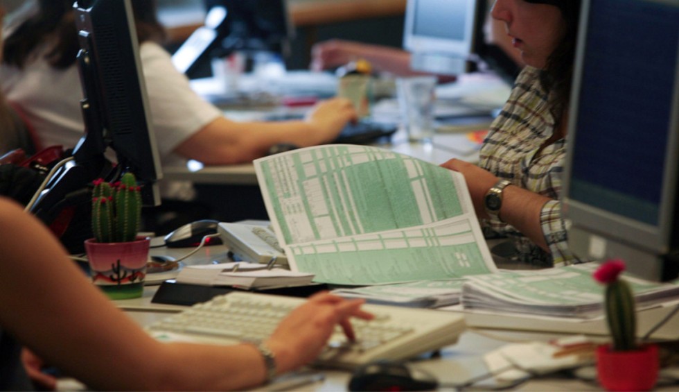 A generic square placeholder image with rounded corners in a figure.