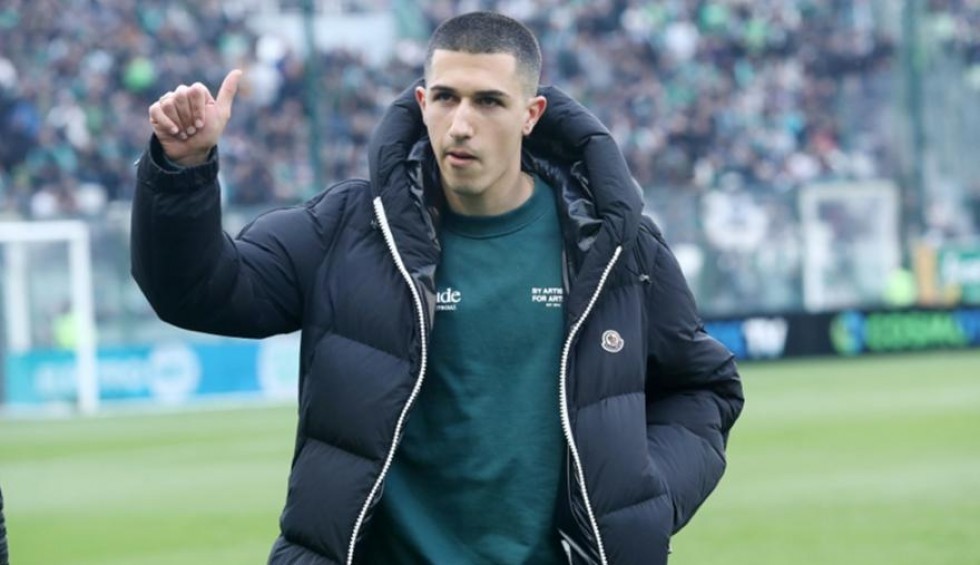 A generic square placeholder image with rounded corners in a figure.