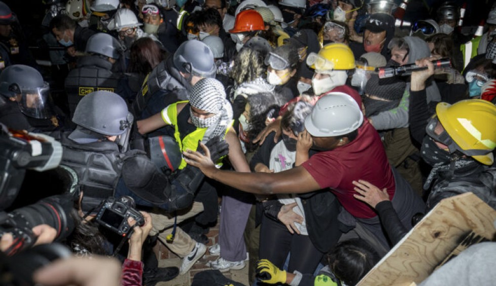 A generic square placeholder image with rounded corners in a figure.