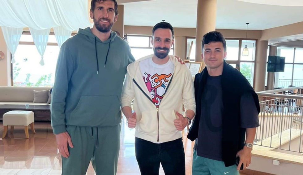 A generic square placeholder image with rounded corners in a figure.