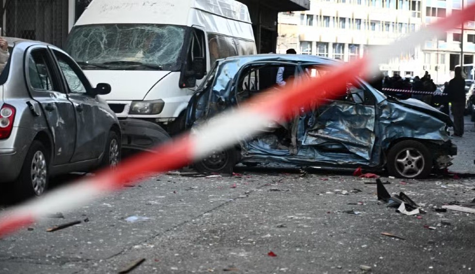 A generic square placeholder image with rounded corners in a figure.