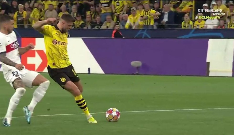 A generic square placeholder image with rounded corners in a figure.