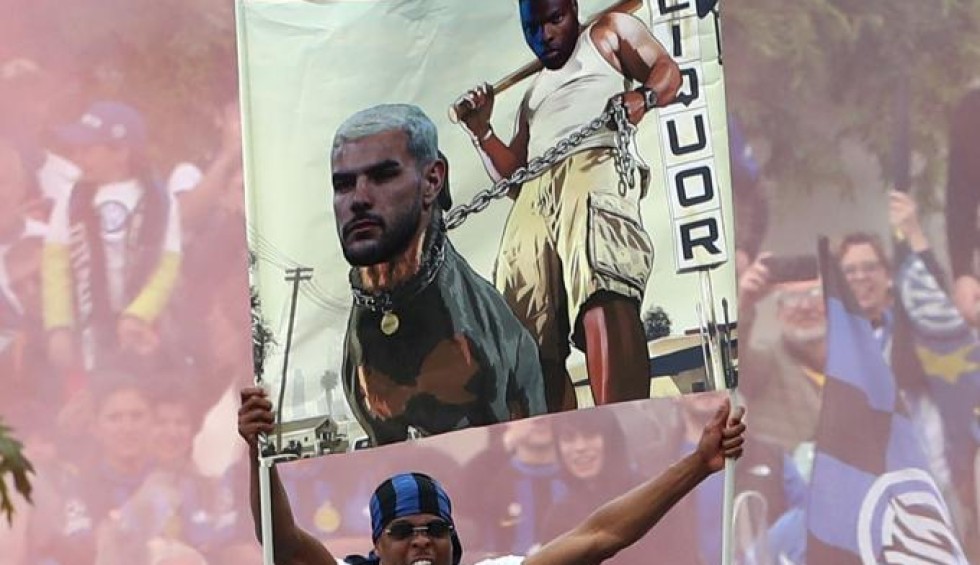 A generic square placeholder image with rounded corners in a figure.