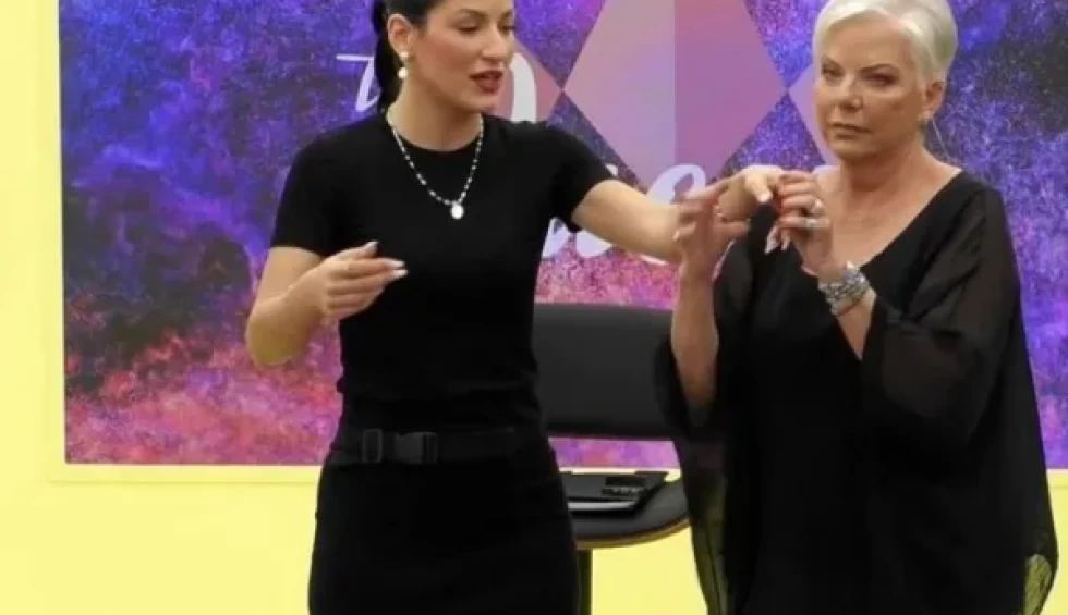 A generic square placeholder image with rounded corners in a figure.