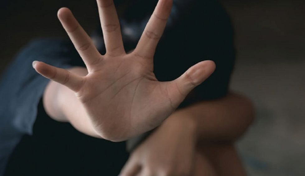 A generic square placeholder image with rounded corners in a figure.