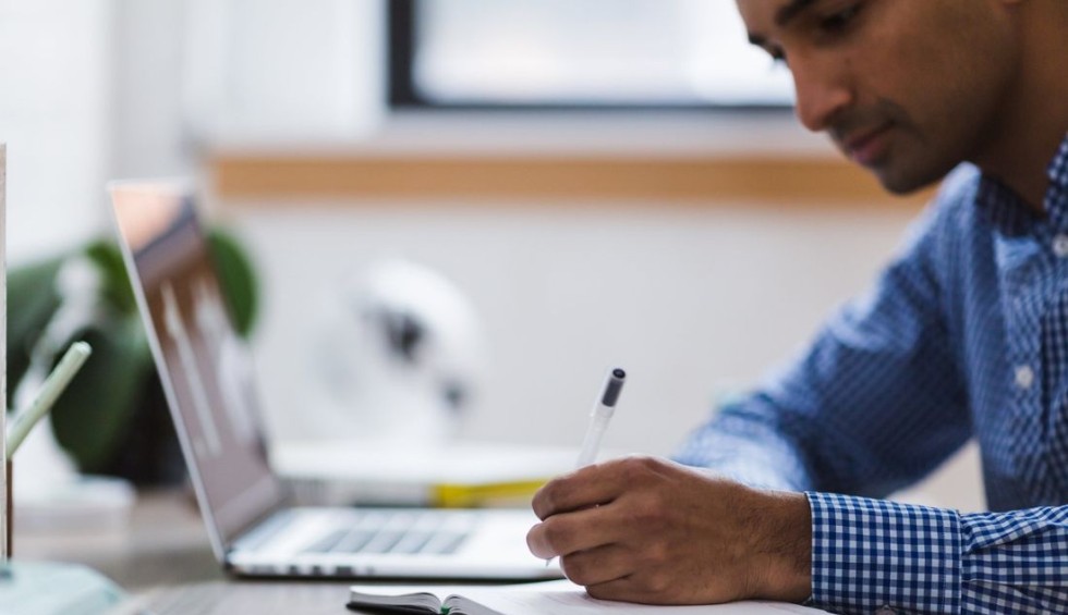 A generic square placeholder image with rounded corners in a figure.