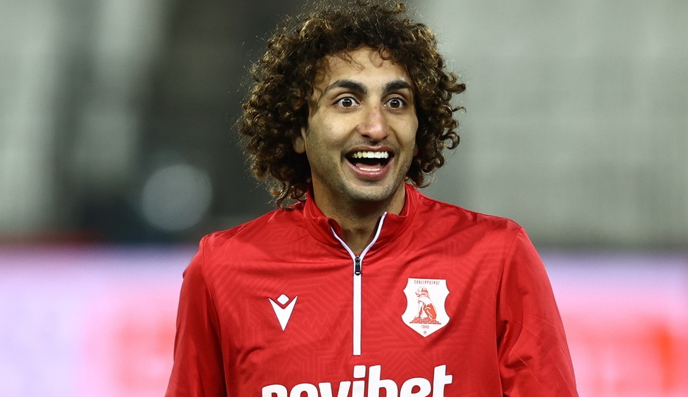 A generic square placeholder image with rounded corners in a figure.