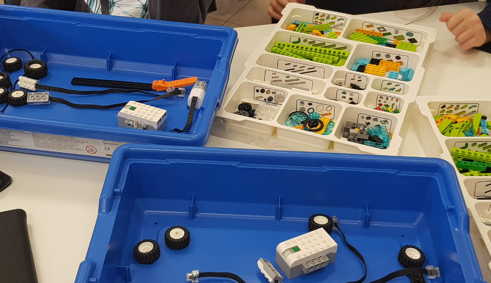 A generic square placeholder image with rounded corners in a figure.