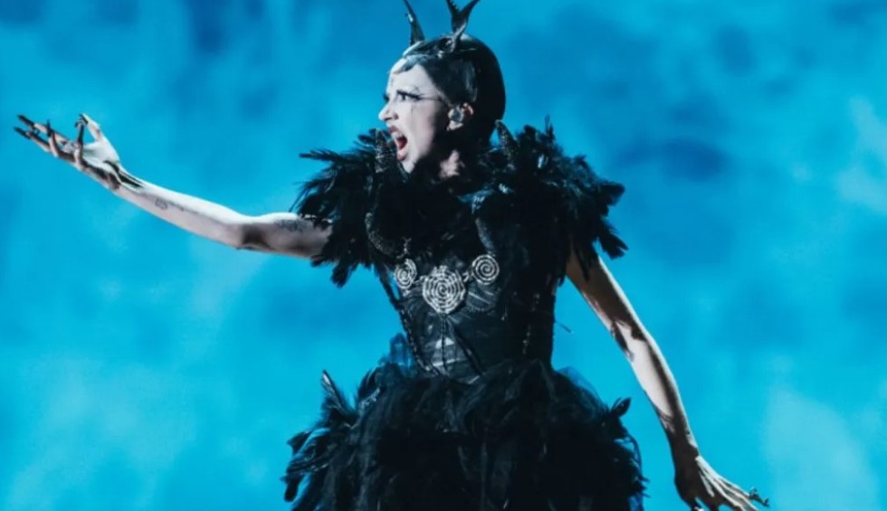 A generic square placeholder image with rounded corners in a figure.