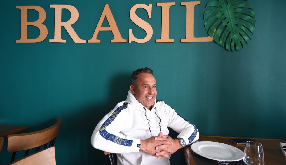 A generic square placeholder image with rounded corners in a figure.