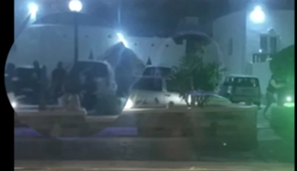 A generic square placeholder image with rounded corners in a figure.