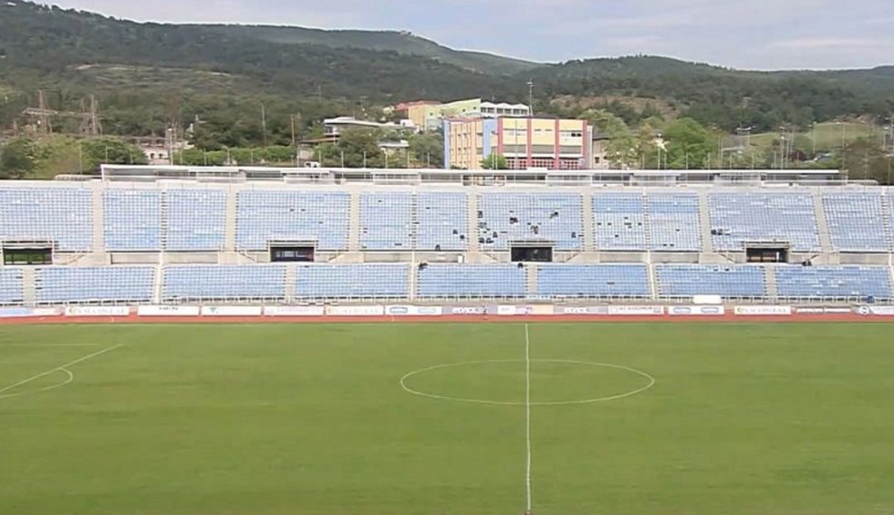 A generic square placeholder image with rounded corners in a figure.