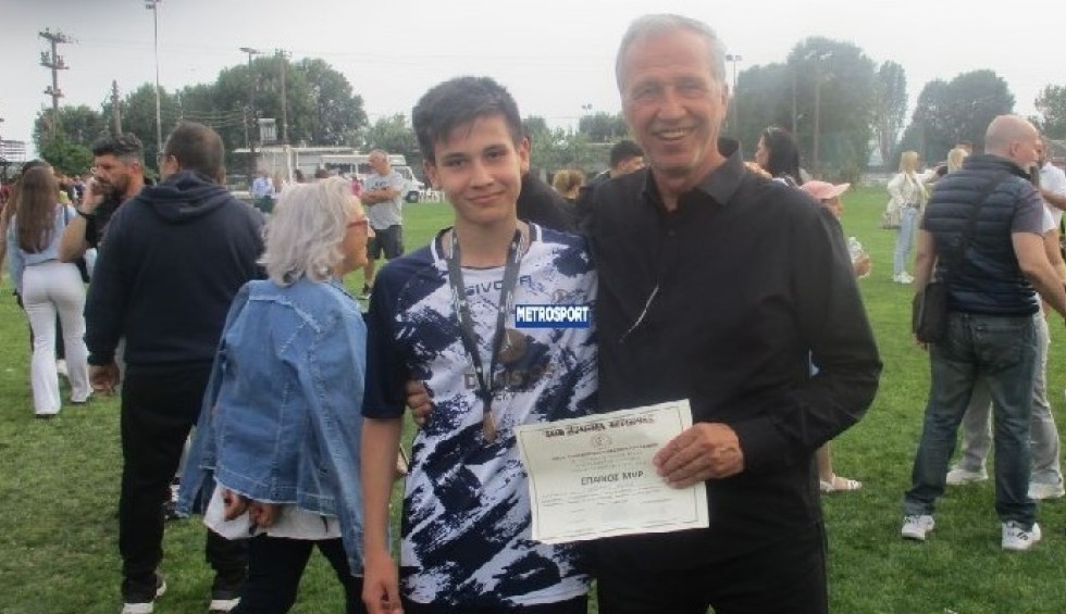 A generic square placeholder image with rounded corners in a figure.