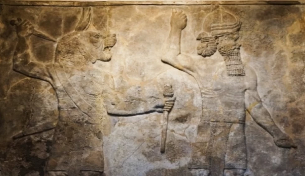 A generic square placeholder image with rounded corners in a figure.