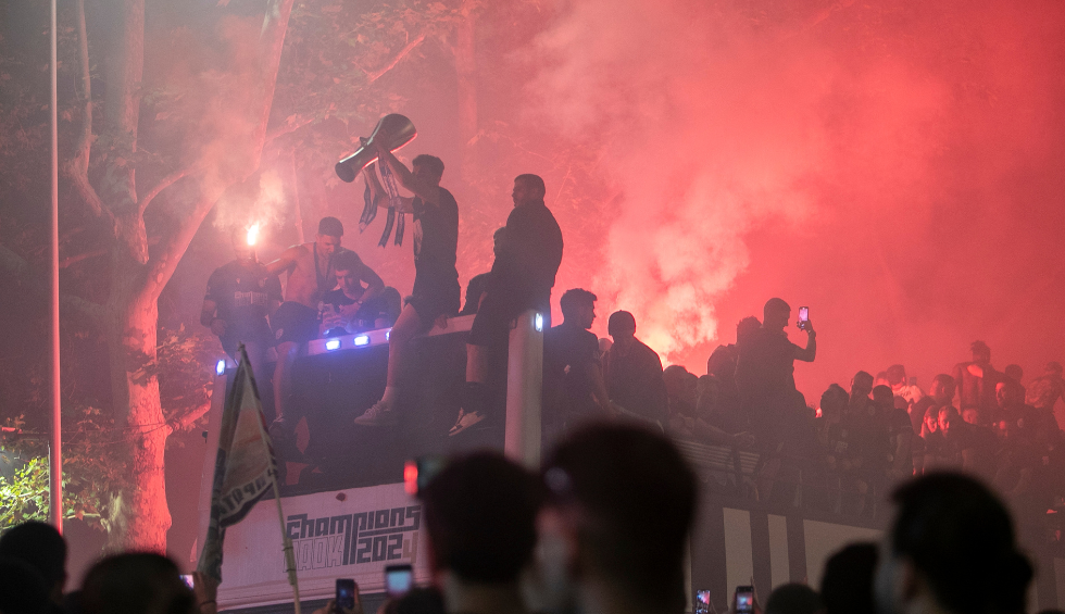 A generic square placeholder image with rounded corners in a figure.