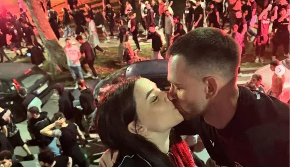 A generic square placeholder image with rounded corners in a figure.