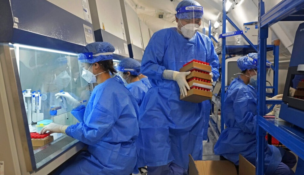 A generic square placeholder image with rounded corners in a figure.