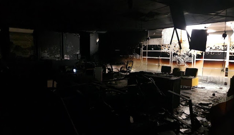 A generic square placeholder image with rounded corners in a figure.