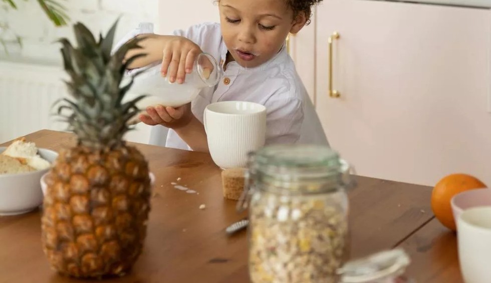 A generic square placeholder image with rounded corners in a figure.