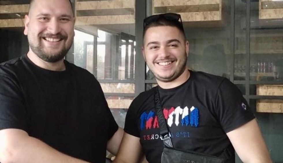 A generic square placeholder image with rounded corners in a figure.