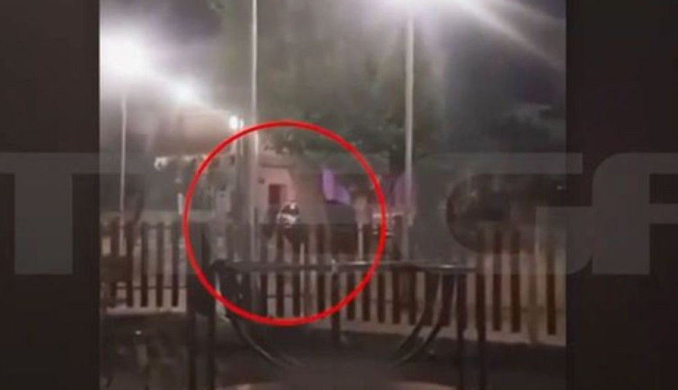 A generic square placeholder image with rounded corners in a figure.